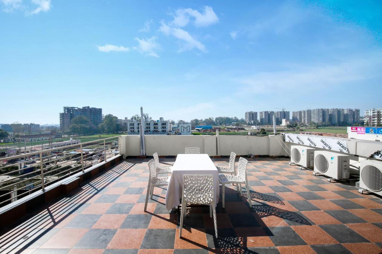 Hotel Woodcrest Zirakpur Chandigarh - Luxury Rooms エクステリア 写真