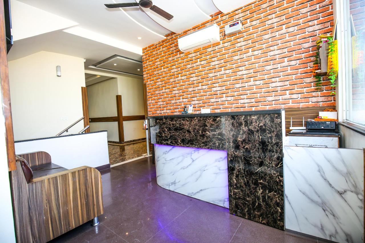 Hotel Woodcrest Zirakpur Chandigarh - Luxury Rooms エクステリア 写真