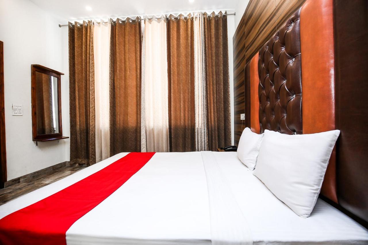 Hotel Woodcrest Zirakpur Chandigarh - Luxury Rooms エクステリア 写真